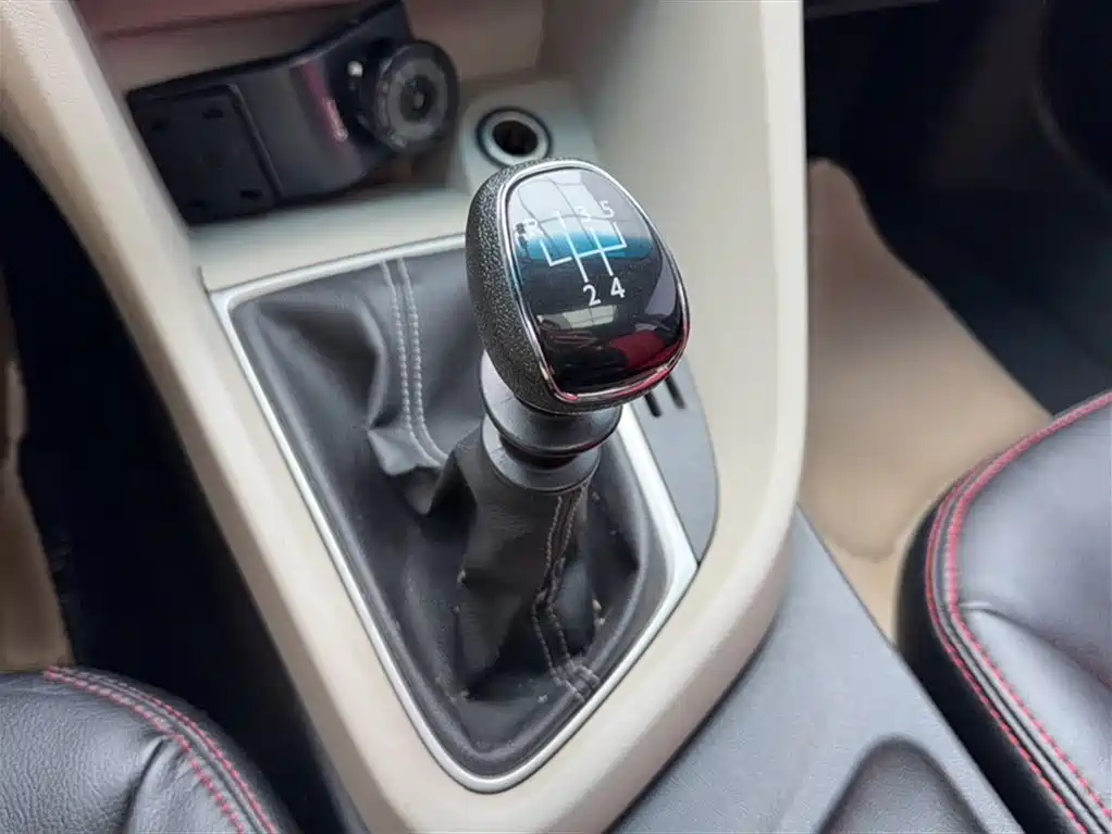 Buick Excelle 2015 15N Manual Elite фото 6