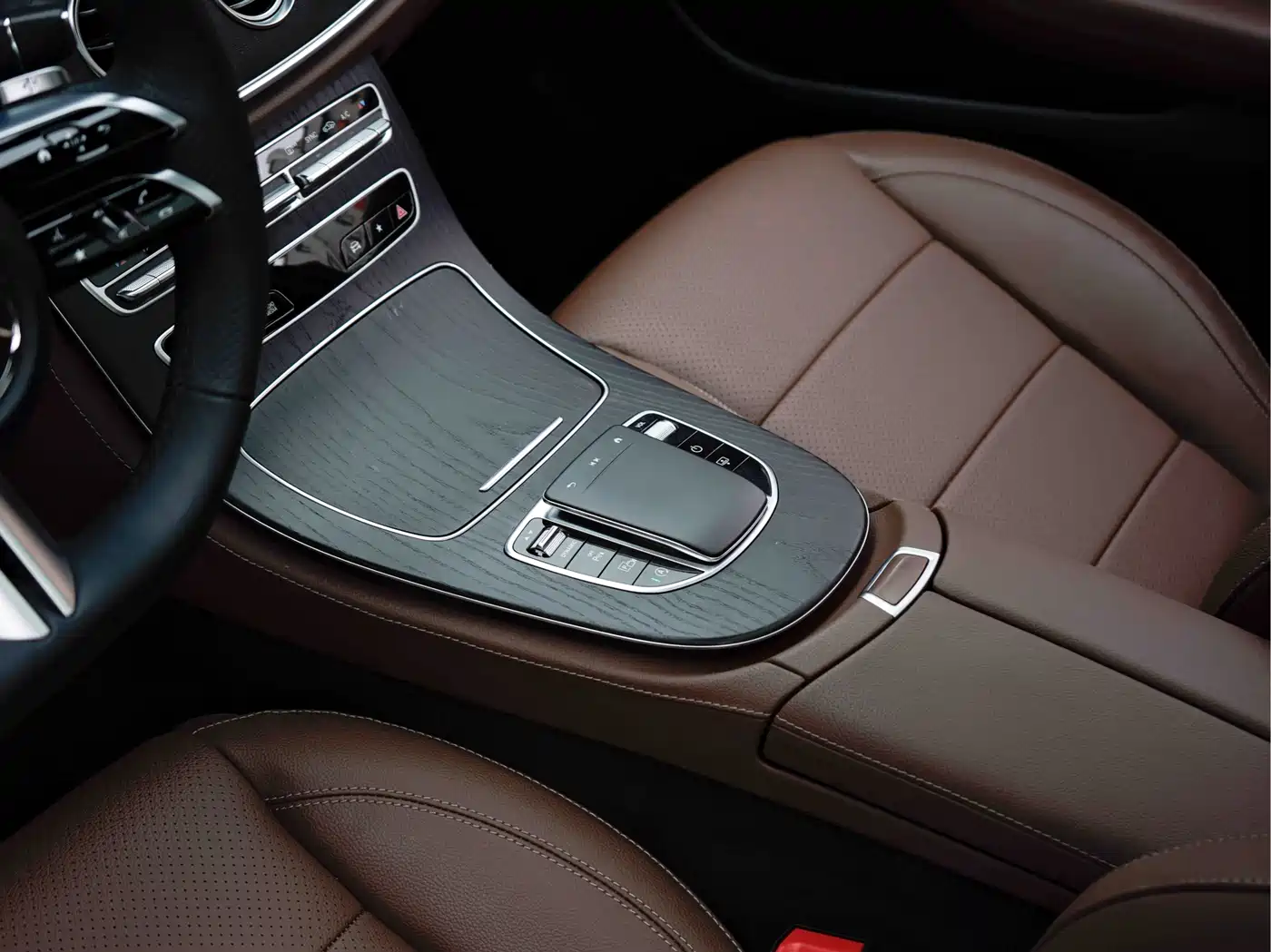 Mercedes-Benz E-Class 2023 E 300 L Sport Luxury фото 15