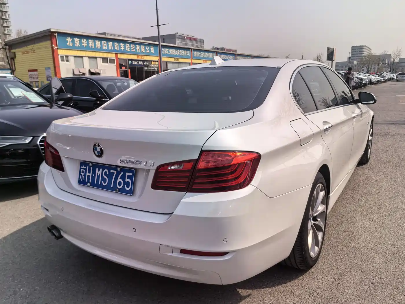 BMW 5 Series 2017 525Li Leading Edition фото 3