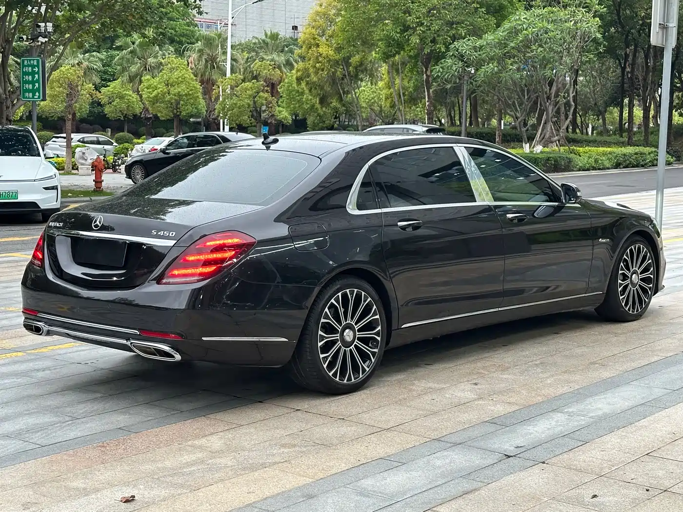 Mercedes-Benz Maybach S-Class 2020 S 450 4MATIC Collector's Edition фото 18