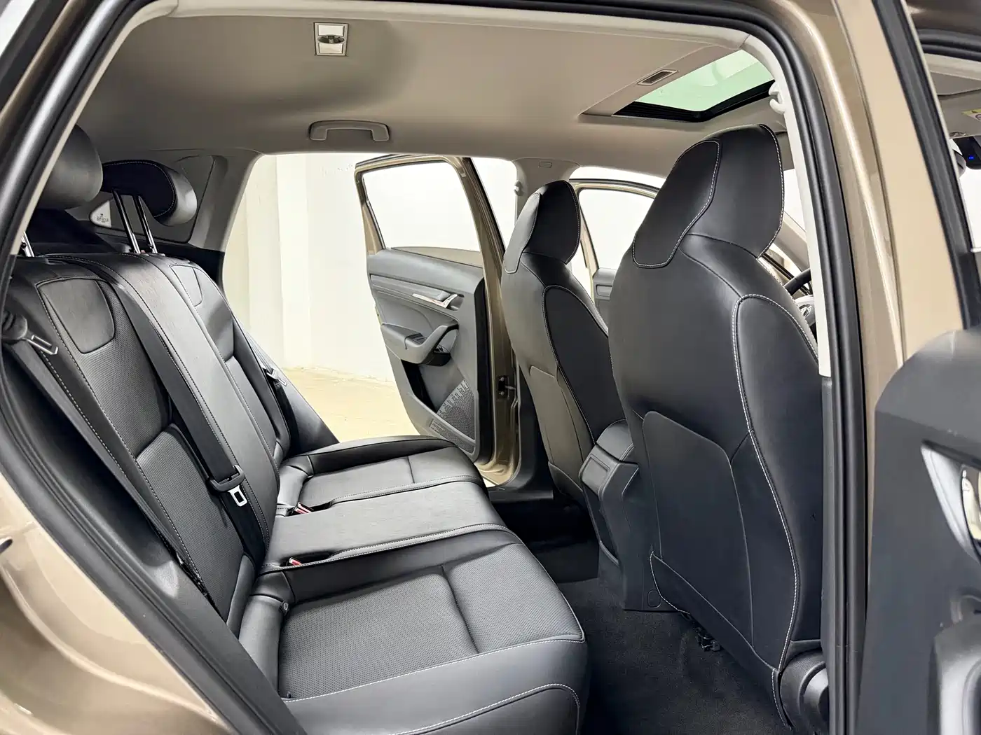 Škoda Kamiq 2022 1.5L Automatic Comfort Edition фото 9