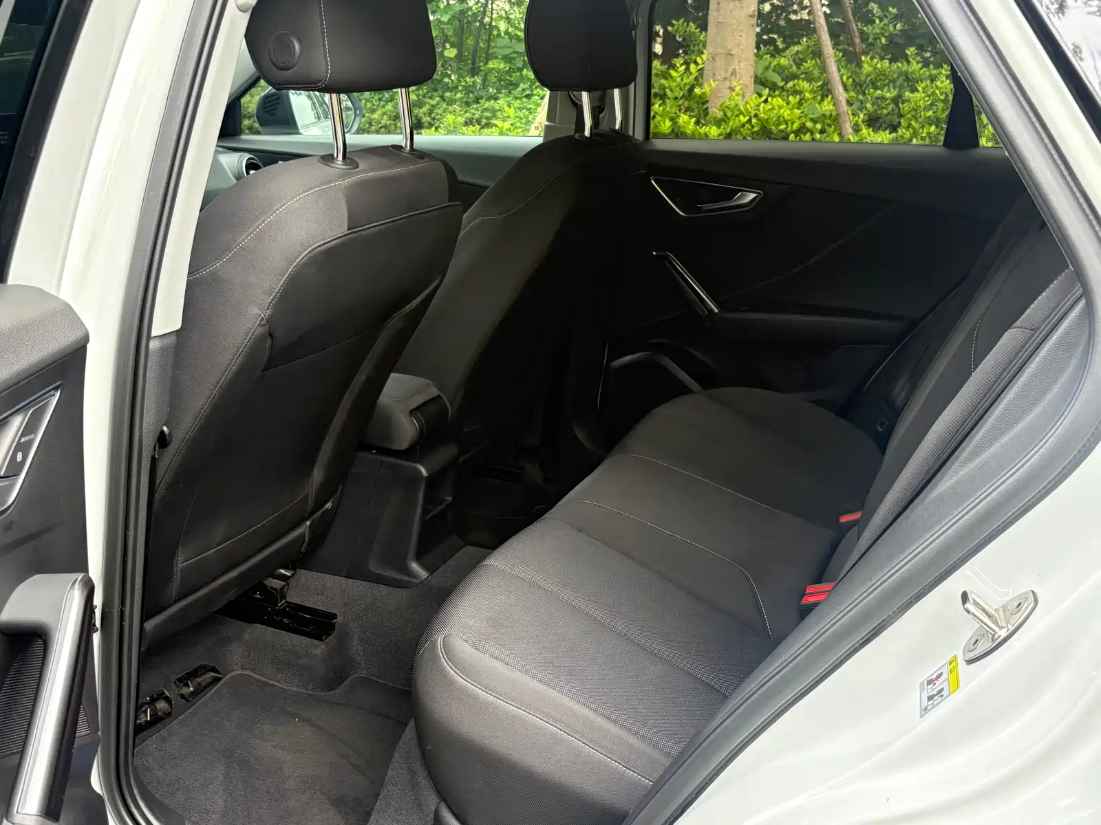 Photo 8 - Audi Q2L