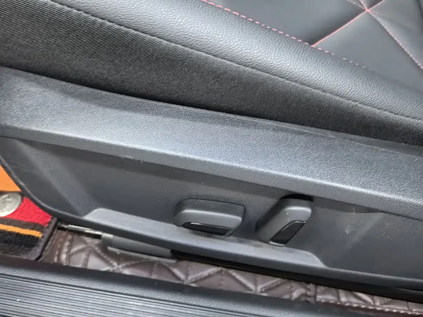 Volkswagen Lavida 2024 Model 300TSI DSG Starlight Leading Edition фото 7