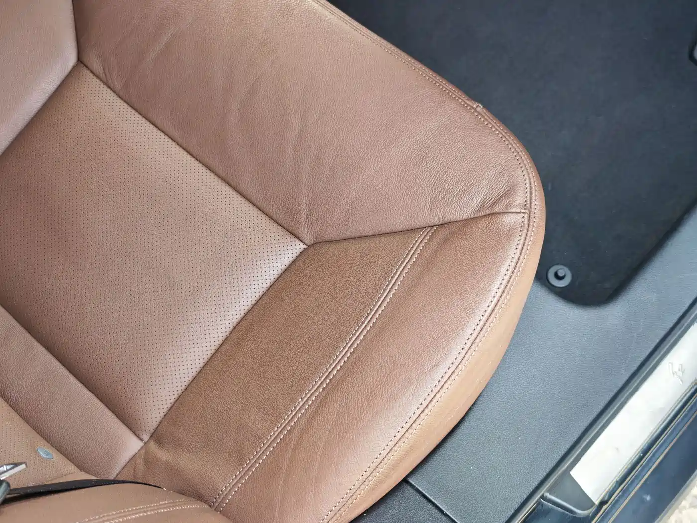 Hongqi H7 2017 2015 2.0T Luxury