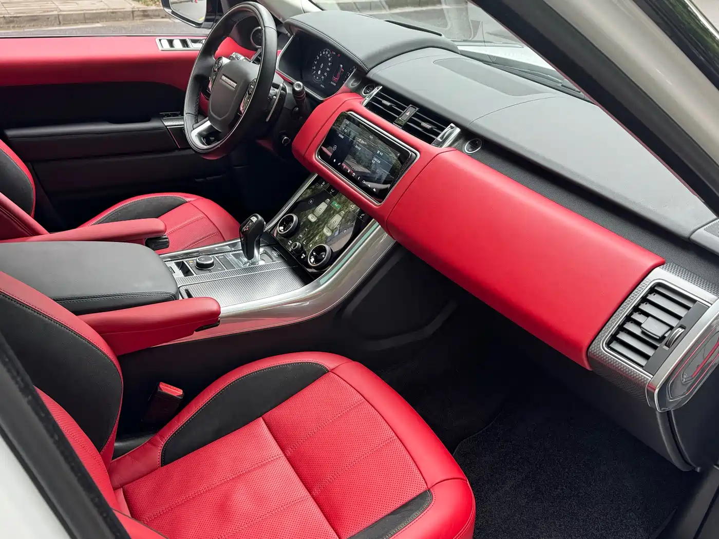 Land Rover Range Rover Sport 2021 3.0 L6 Gloss Black Edition фото 7