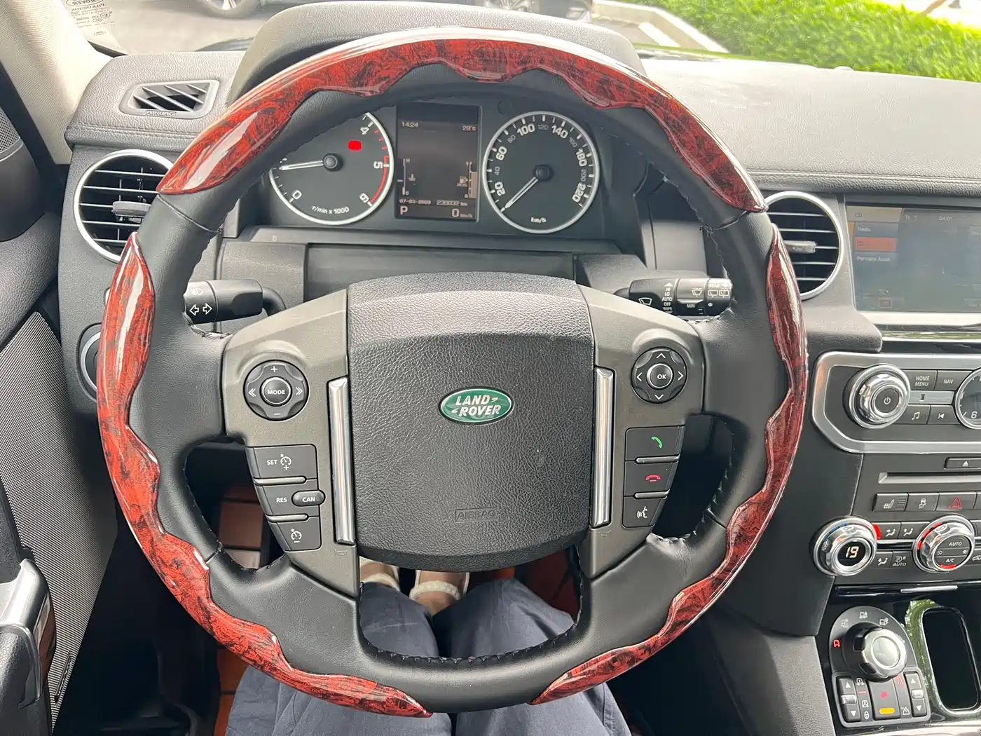 Land Rover Discovery 2011 2.7 TDV6 HSE Diesel фото 27