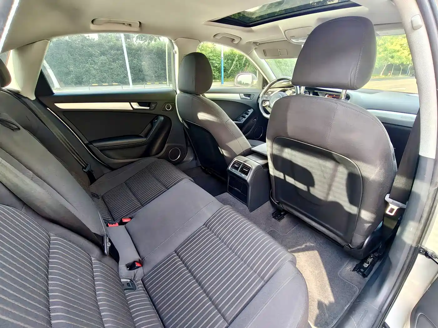 Фото 10 - Audi A4L