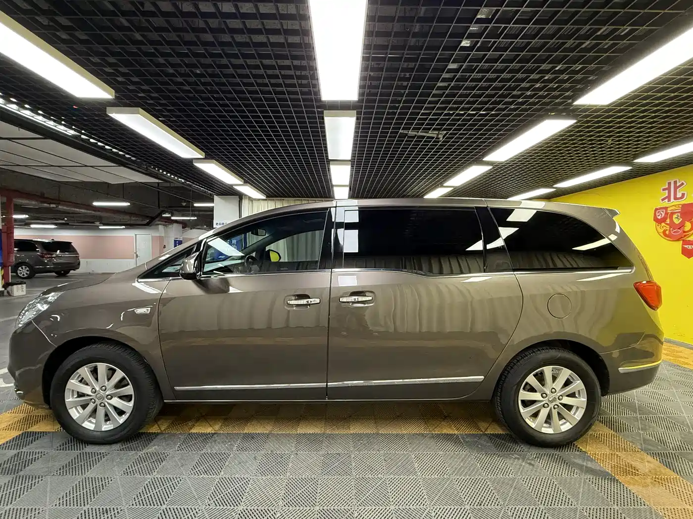 Buick GL8 2017 25S Luxury China V фото 4