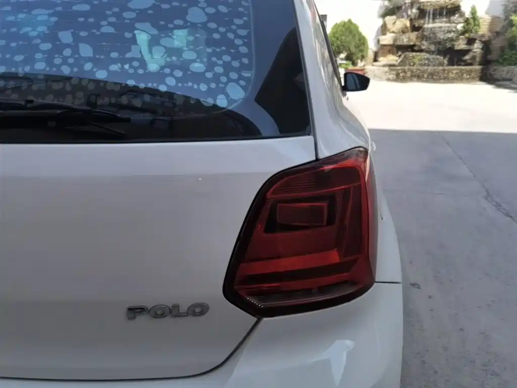 Volkswagen Polo 2016 1.4L Manual Trend фото 8
