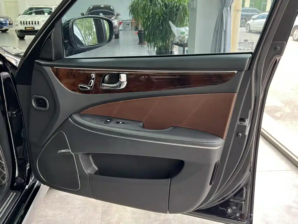 Hyundai Equus 2013 2009 3.8 Luxury