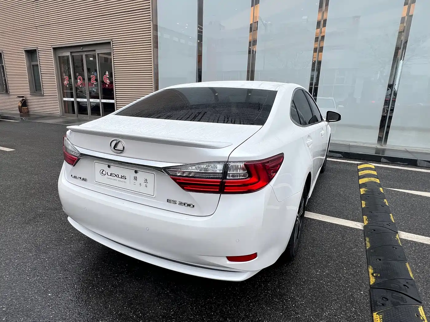 Lexus ES 2015 200 Elite Edition фото 8