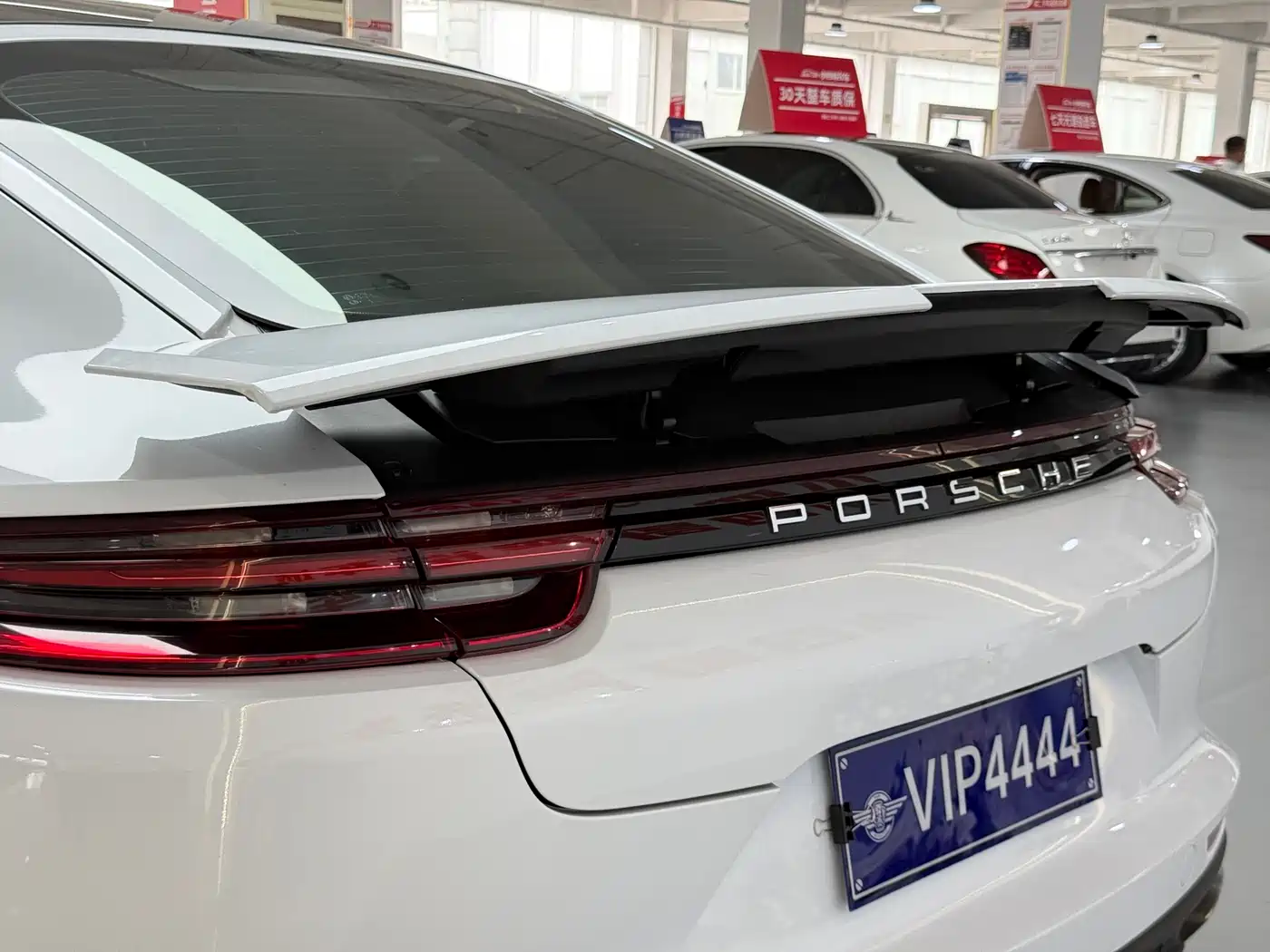 Porsche Panamera 2017 Panamera 4 Executive Long Wheelbase 3.0T фото 17