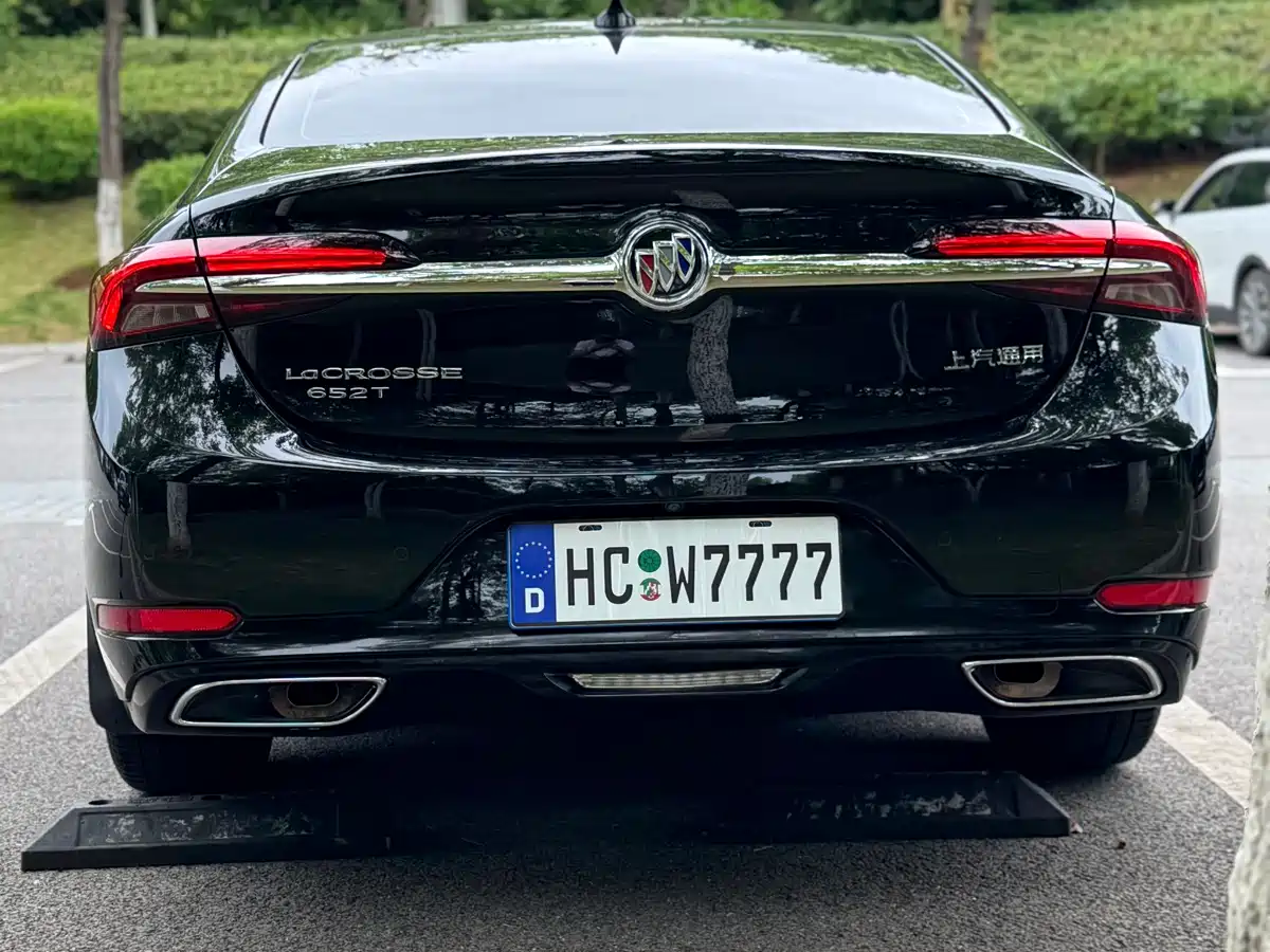 BUICK LACROSSE