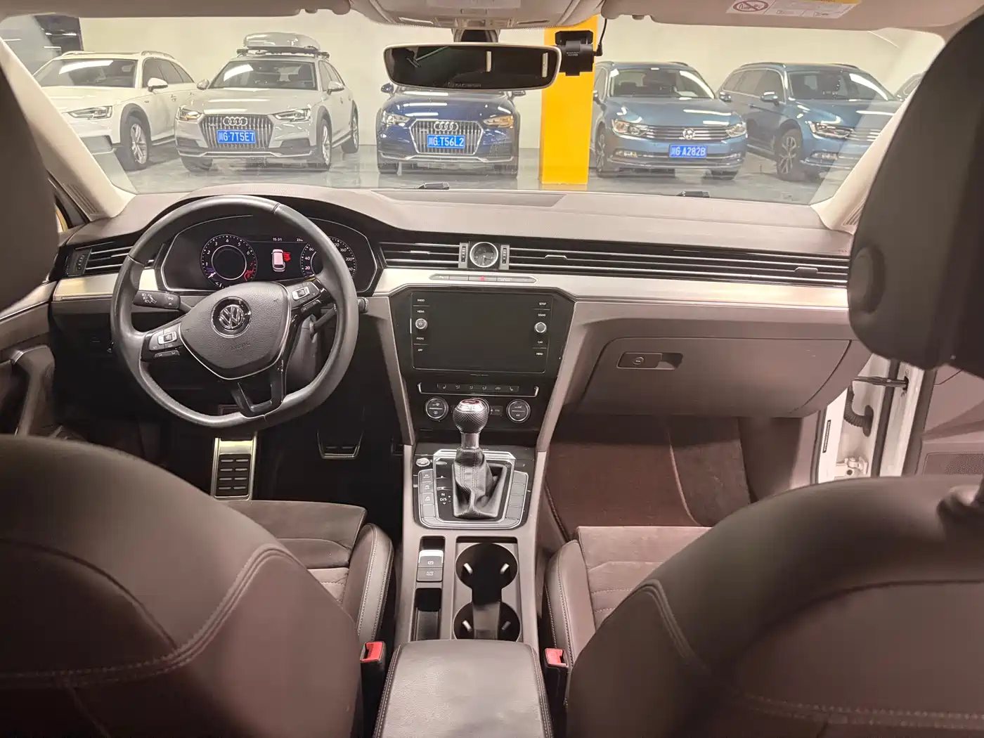Volkswagen Weilan 2016 380TSI FWD R-line фото 8