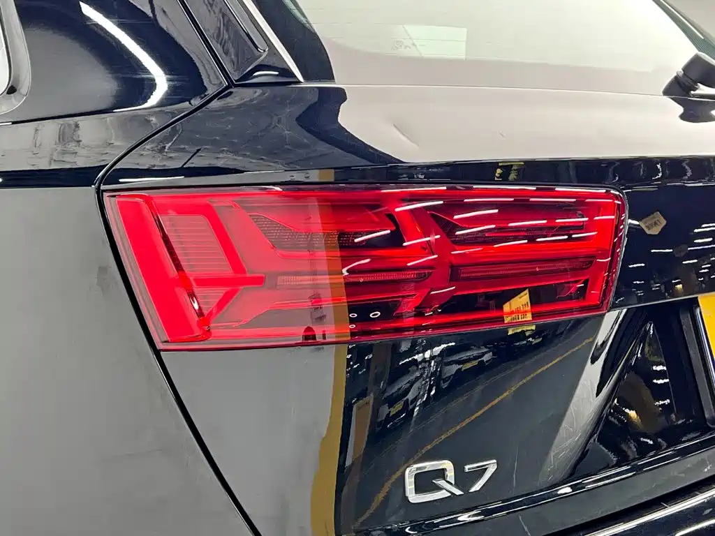 Photo 10 - Audi Q7