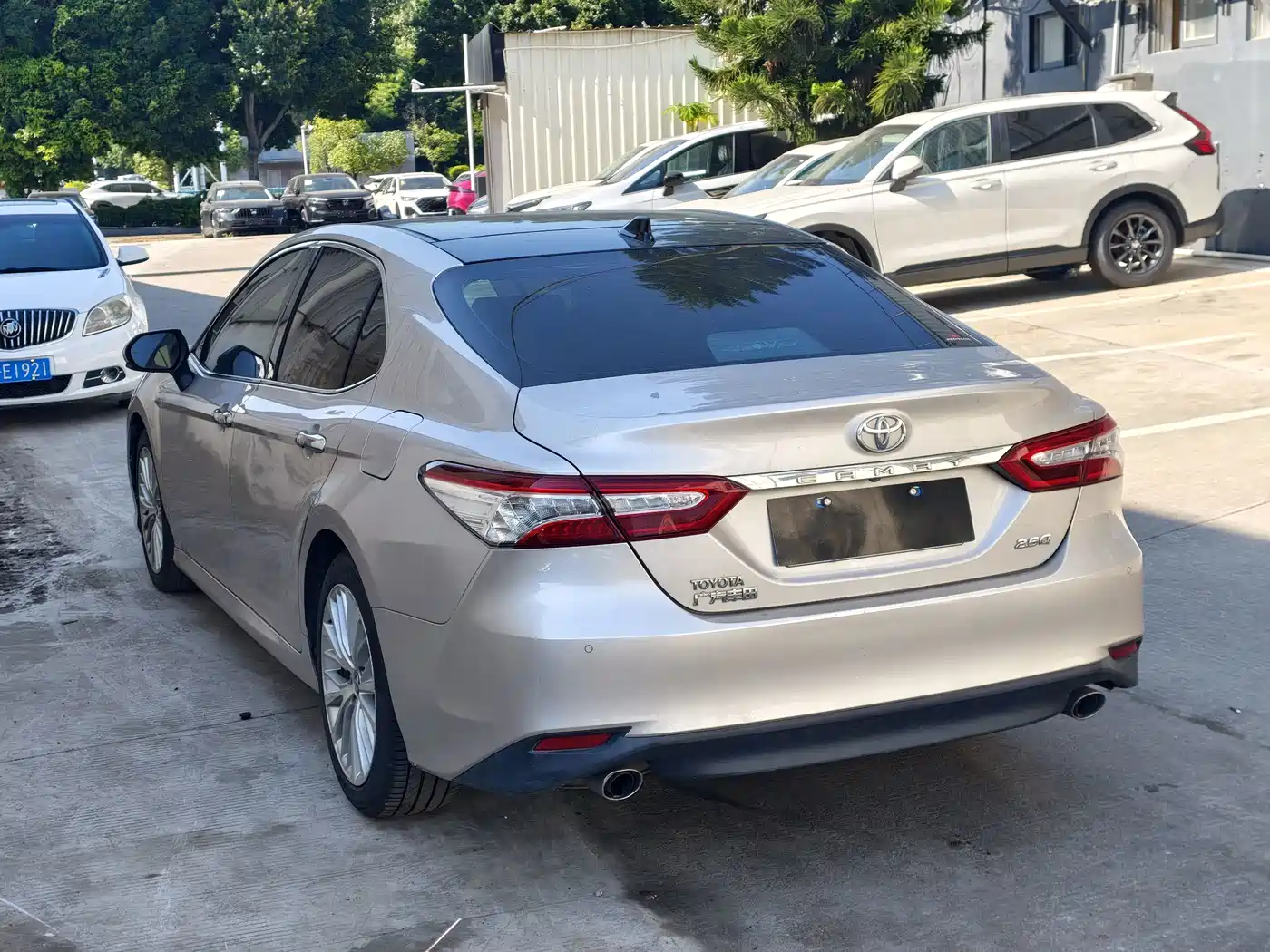 Фото 6 - Toyota Camry
