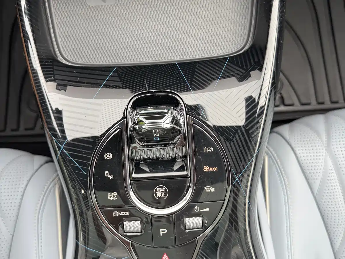 BYD Seal 2022 550km Standard Range RWD Elite фото 8