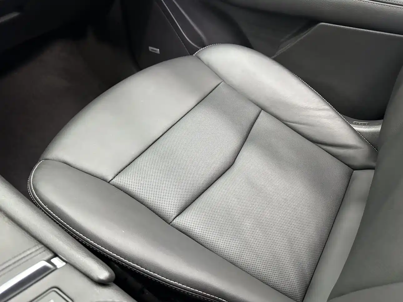 Photo 32 - Cadillac XT6