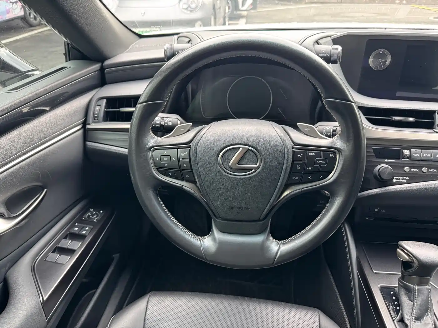 Lexus ES 2018 300h Excellence Edition China V фото 6