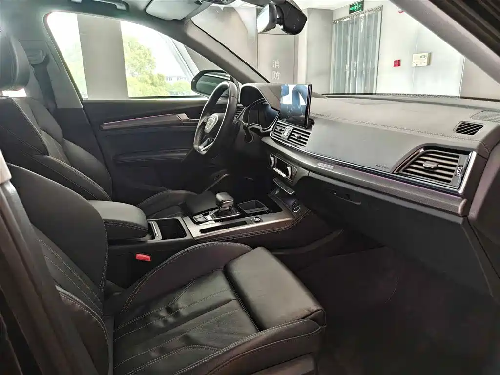 Audi Q5L 2022 40T Luxury Dynamic фото 14