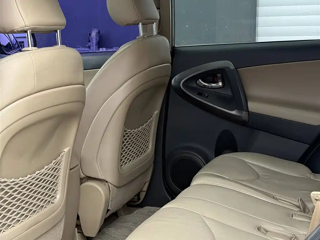 Toyota RAV4 Rongfang 2012 Styling Edition 2.4L Automatic 4WD Luxury фото 5