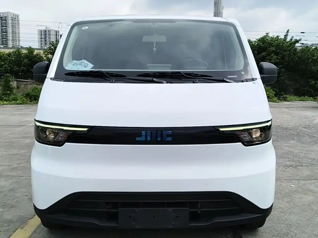 Jiangling E-Fushun 2025 2025 Clear Window Version 53.58kWh Medium Wheelbase Low Roof