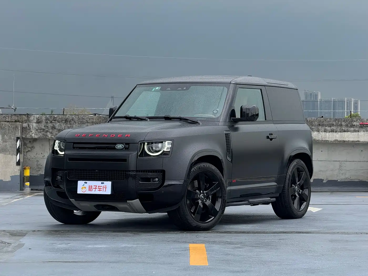 Land Rover Defender 2024 90 5.0T V8