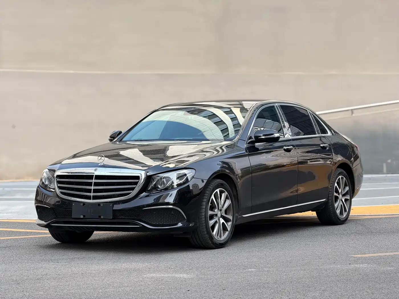Mercedes-Benz E-Class 2016 E 300 L Fashion Type