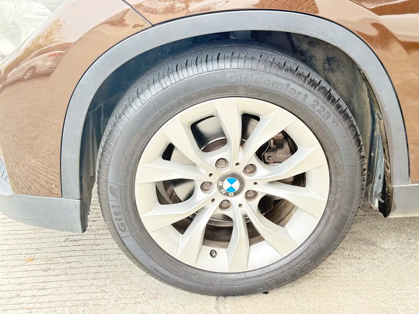 BMW X1 2013 sDrive18i Leading фото 5