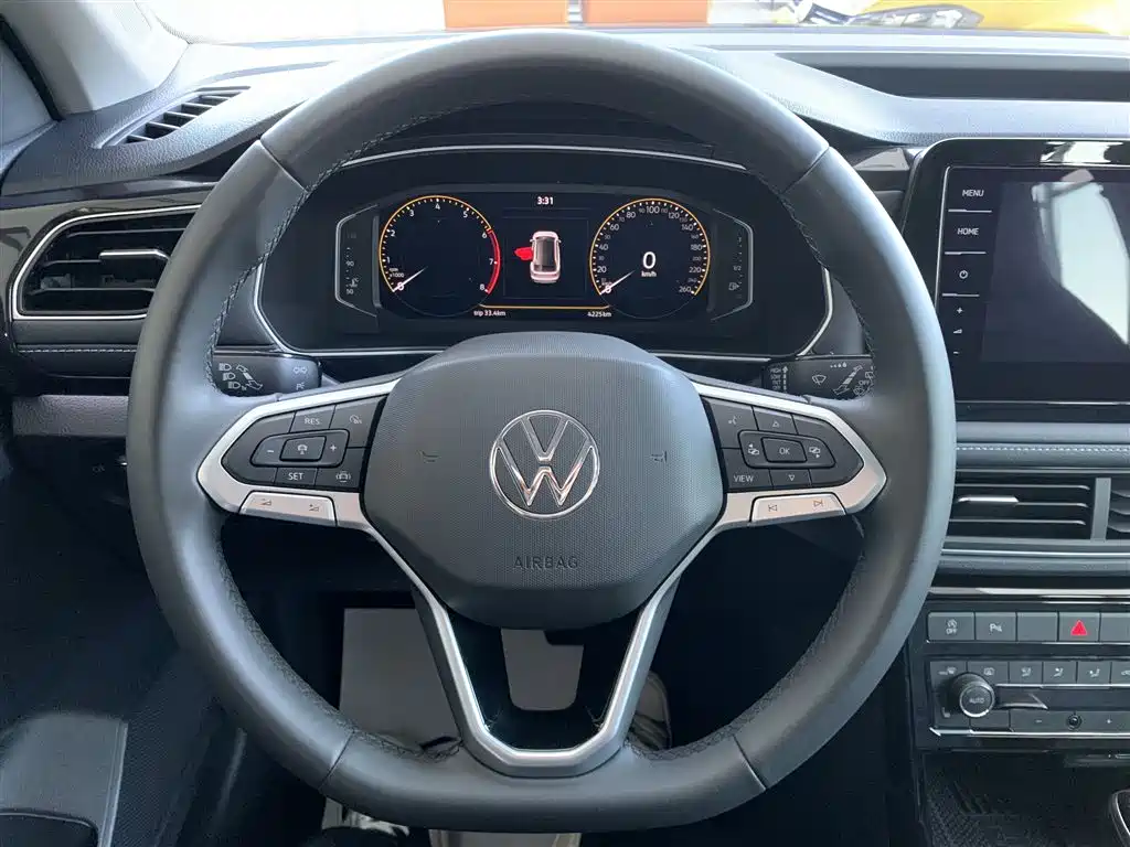 Volkswagen Tharu 2025 New Edge 300TSI Enjoyment Edition фото 4