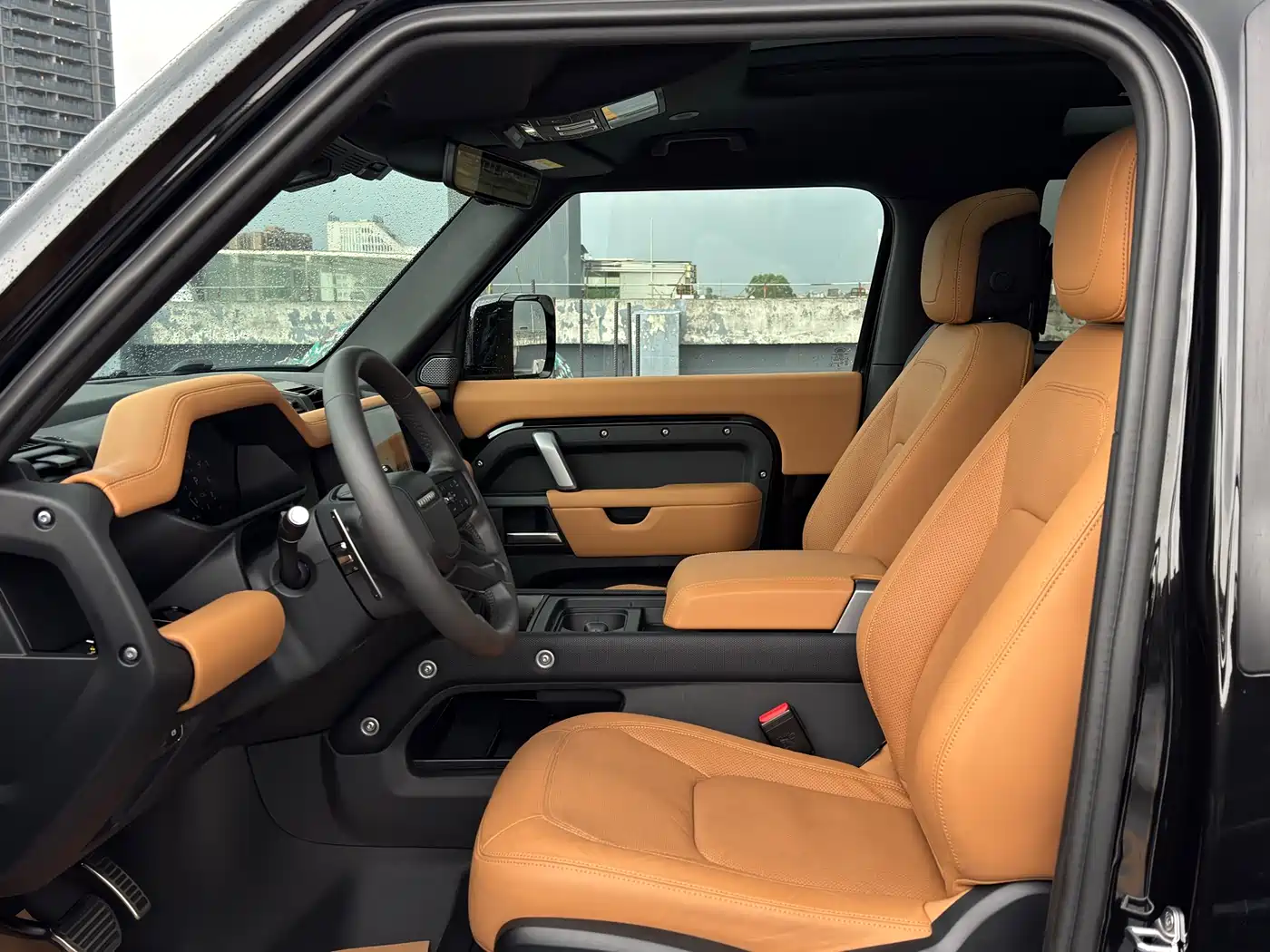 Land Rover Defender 2024 90 5.0T V8 фото 8