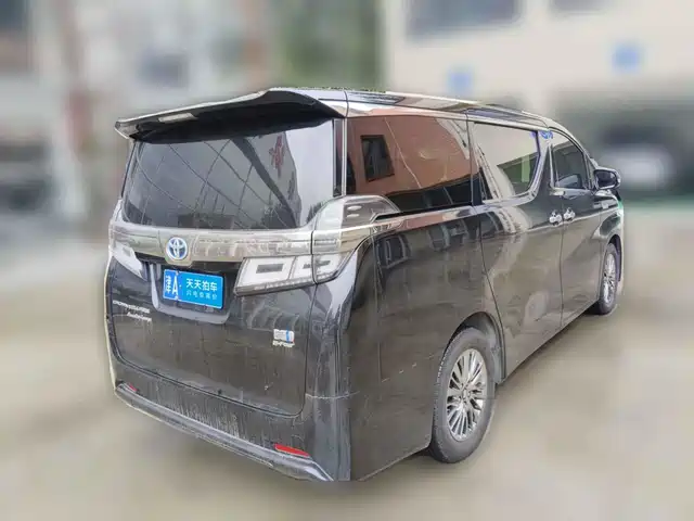 Toyota Vellfire 2021 Crown Hybrid 2.5L HV Luxury Edition — фото 2