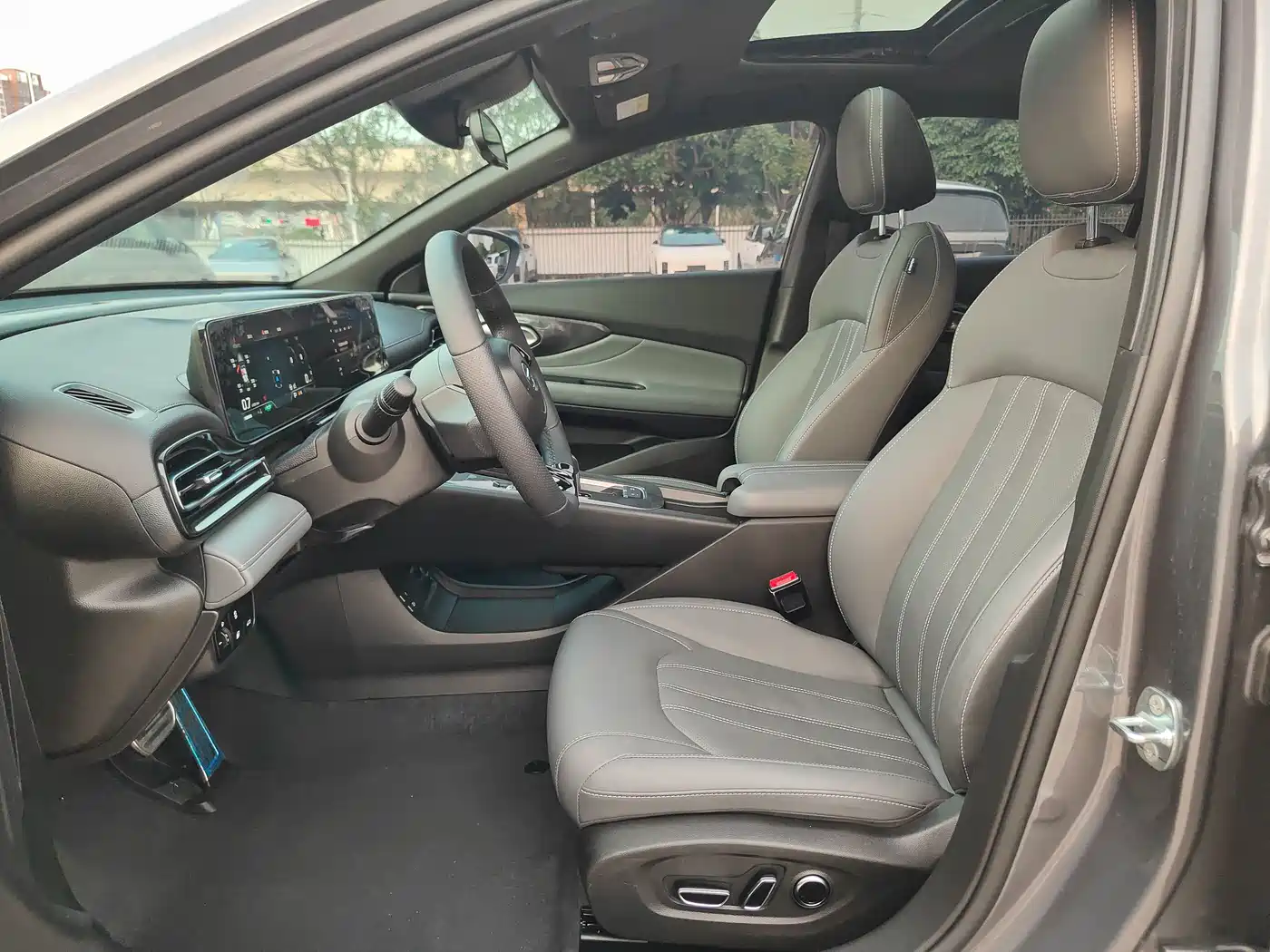 GAC Trumpchi Trumpchi Emkoo 2024 Model 270T DCT Shadow Leopard R-Style Edition фото 8