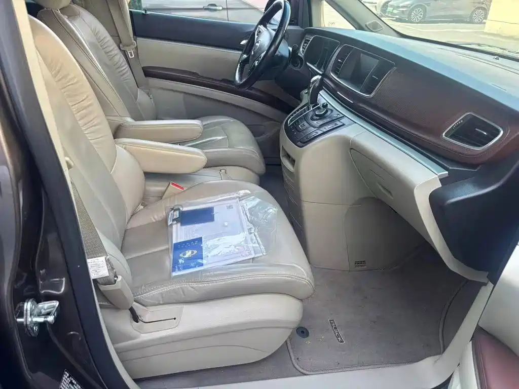 Фото 5 - Buick GL8