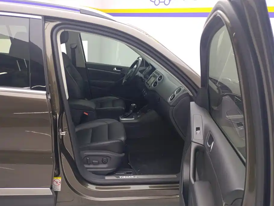 Volkswagen Tiguan 2015 1.8TSI Automatic 4WD Highline фото 8