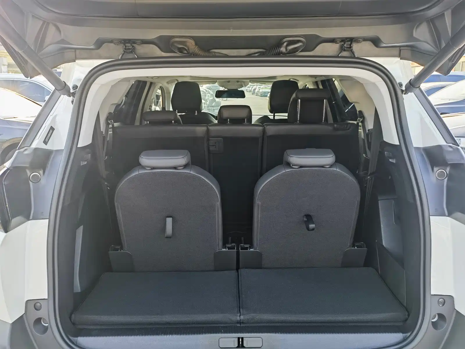 Photo 20 - Peugeot 5008