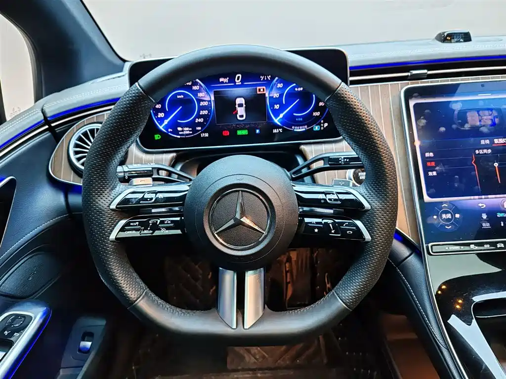 MERCEDES-BENZ EQE