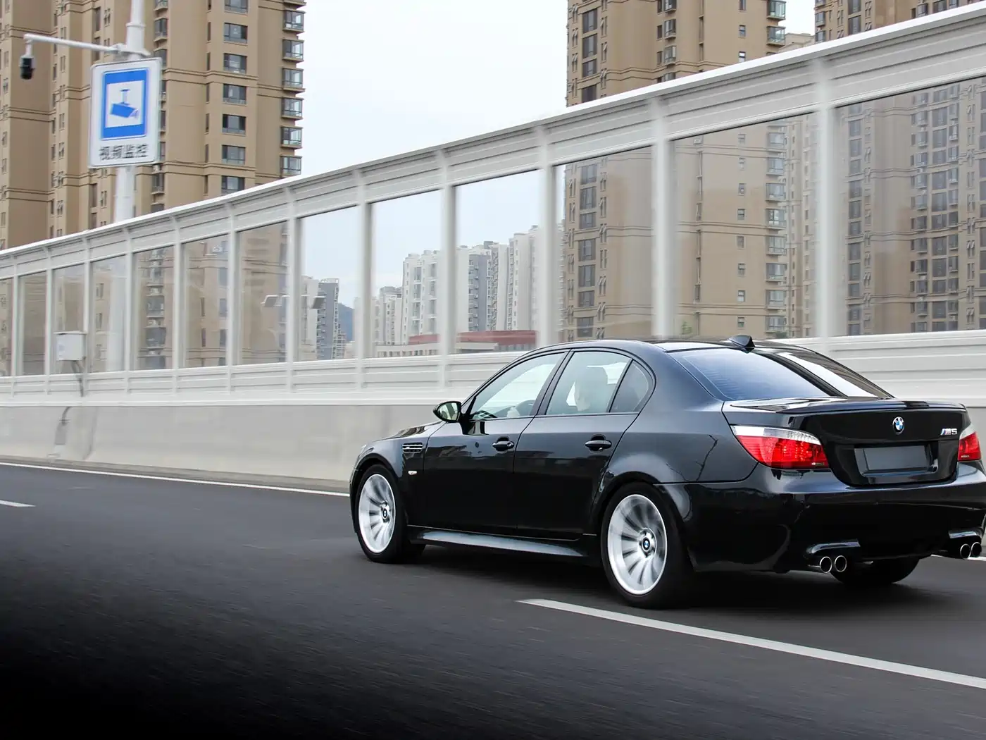 BMW M5 2005 Model M5 фото 2