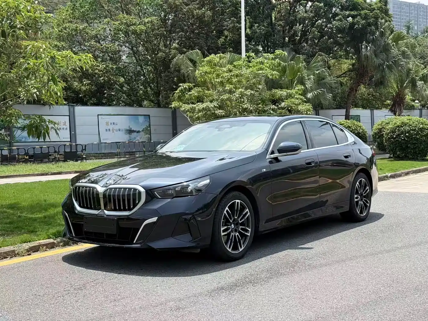 BMW 5 Series 2025 525Li M Sport Package