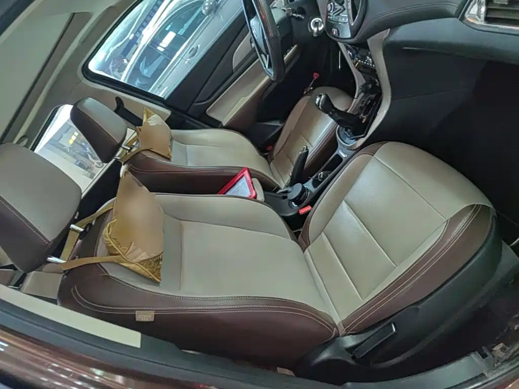BAIC Huansu S5 2018 2017 1.3T Manual Luxury