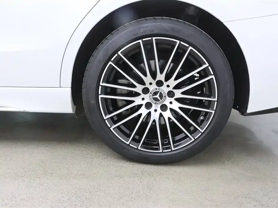 Mercedes-Benz C-Class 2023 Facelift C 260 L Sport Edition фото 32