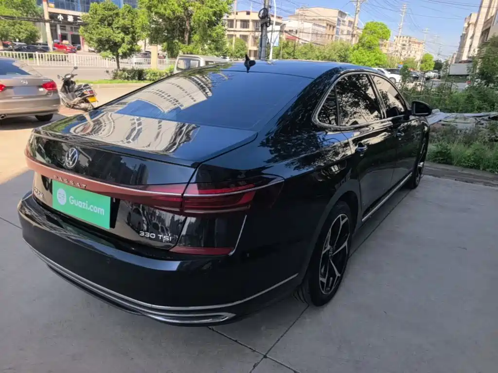Фото 7 - Volkswagen Passat