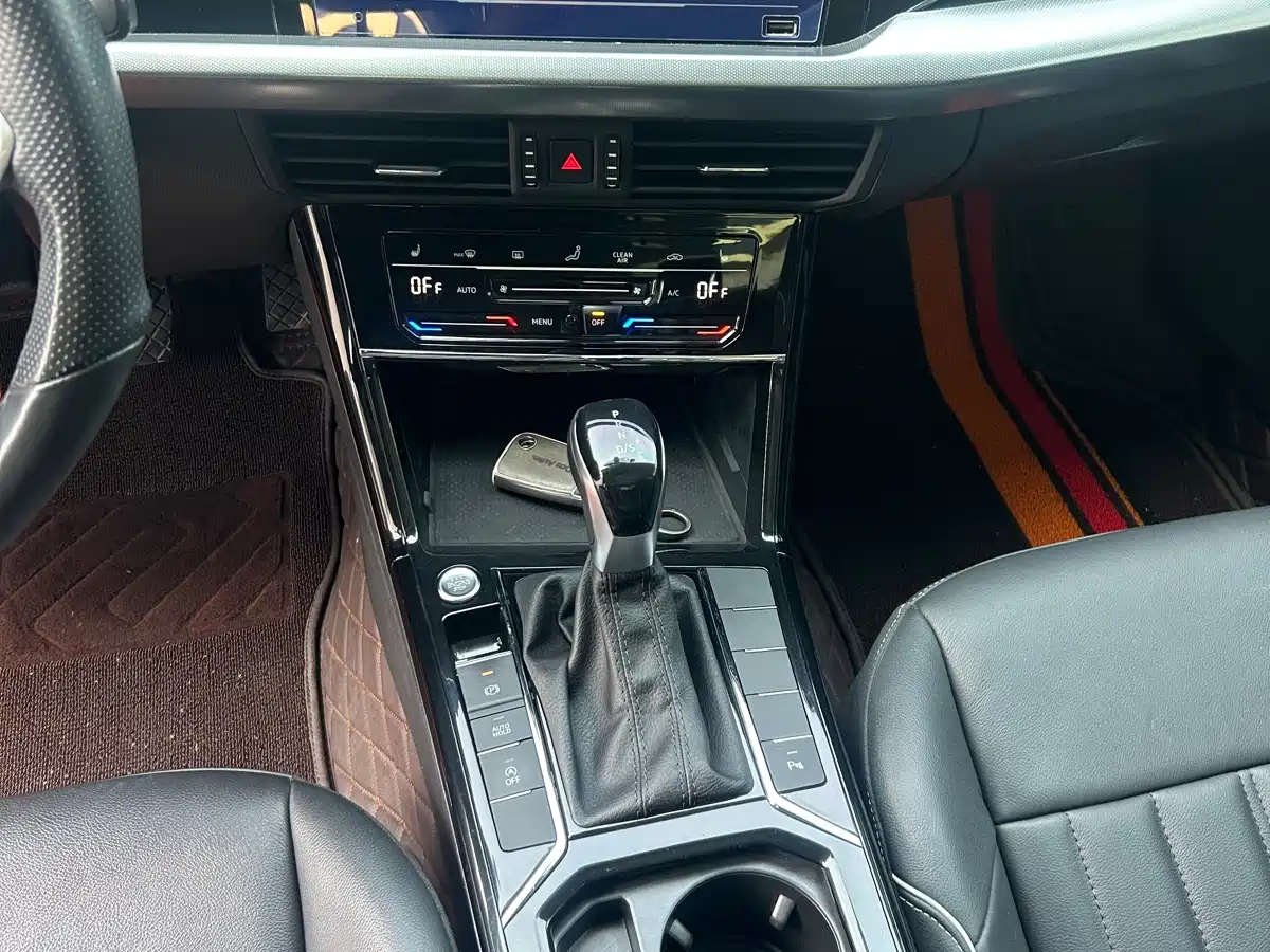 Volkswagen Passat 2022 330TSI Starlight Elite Edition фото 8
