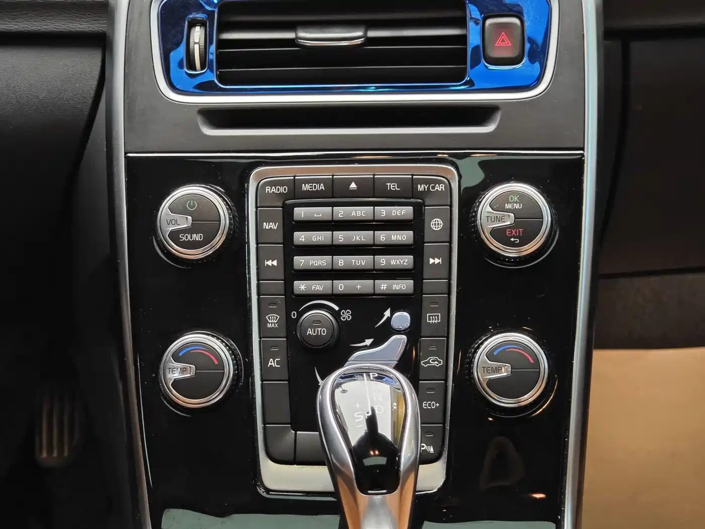 Фото 16 - Volvo S60