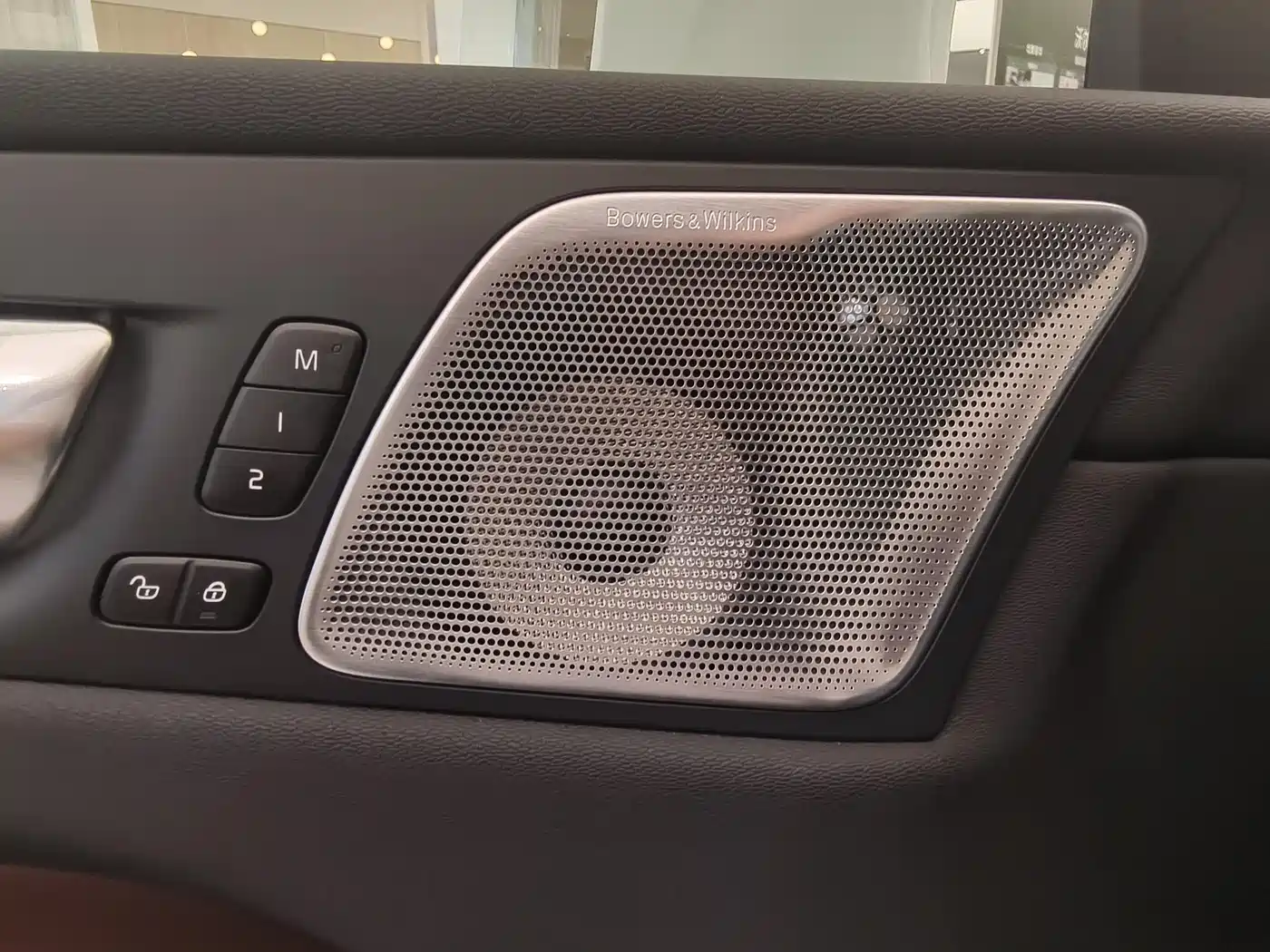 VOLVO XC60 PLUG IN HYBRID