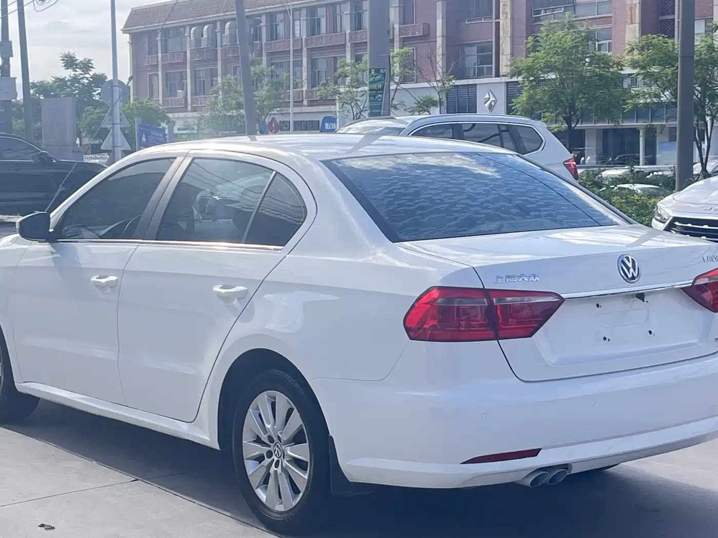 Volkswagen Lavida 2013 Facelift 1.4TSI DSG Comfort фото 6