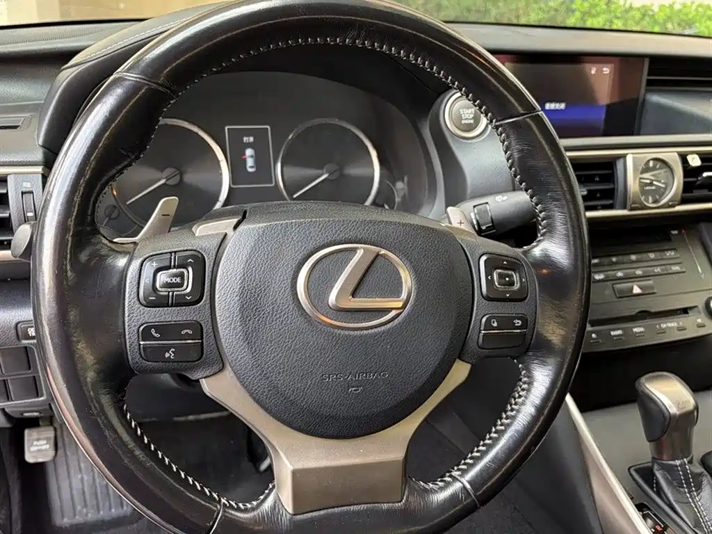 Lexus IS 2017 2017 300 Leading Edition