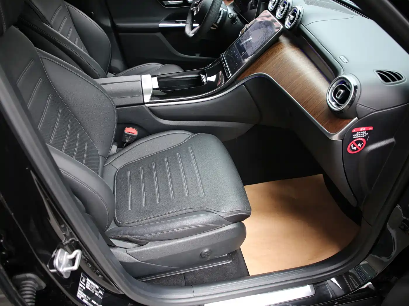 Mercedes-Benz GLC 2024 GLC 300 L 4MATIC Dynamic 5-seater фото 6