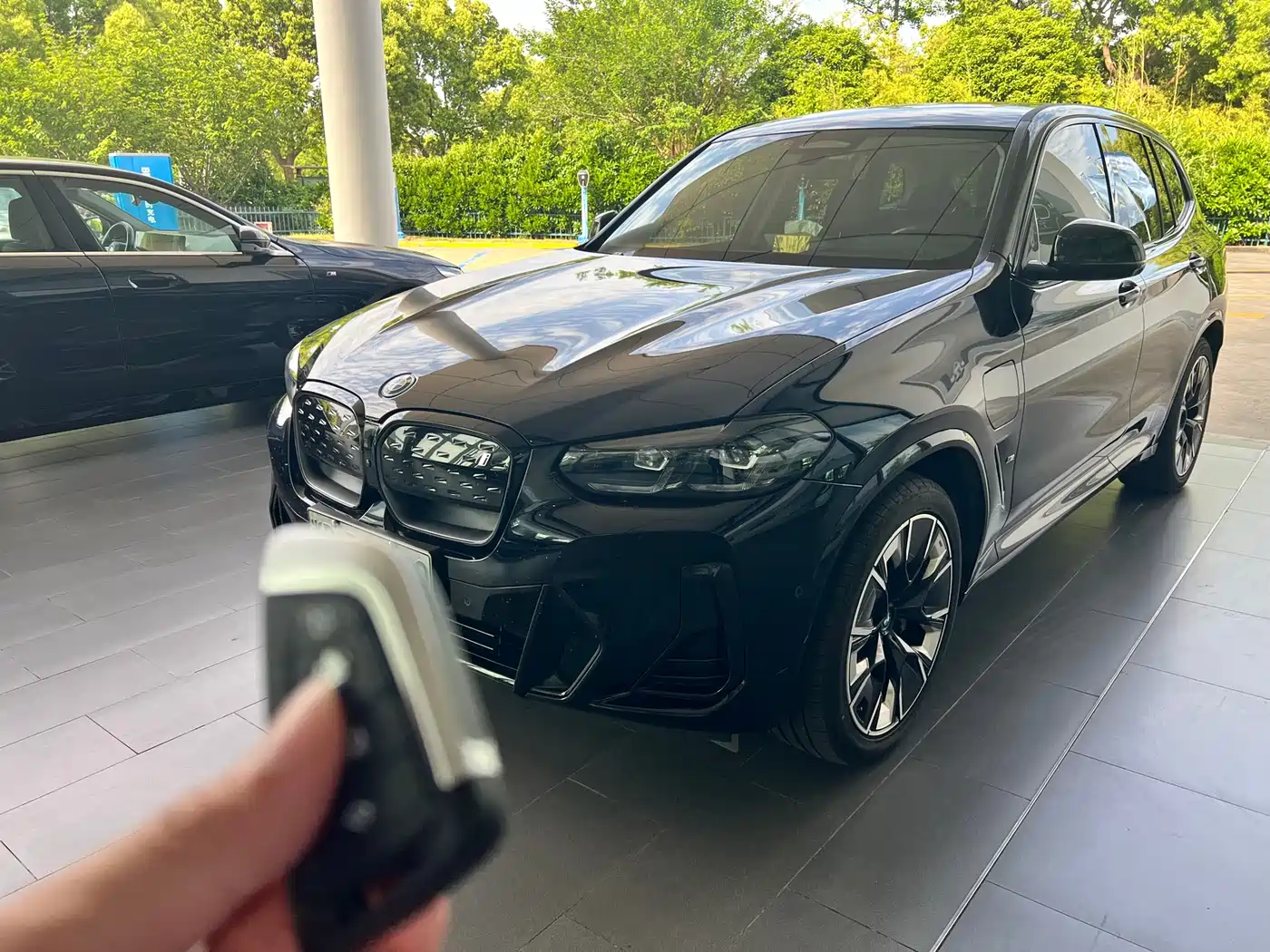 BMW iX3 2024 Innovation Leader фото 9