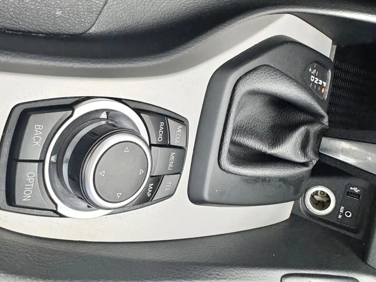 BMW X1 (Import) 2012 sDrive18i Luxury фото 29
